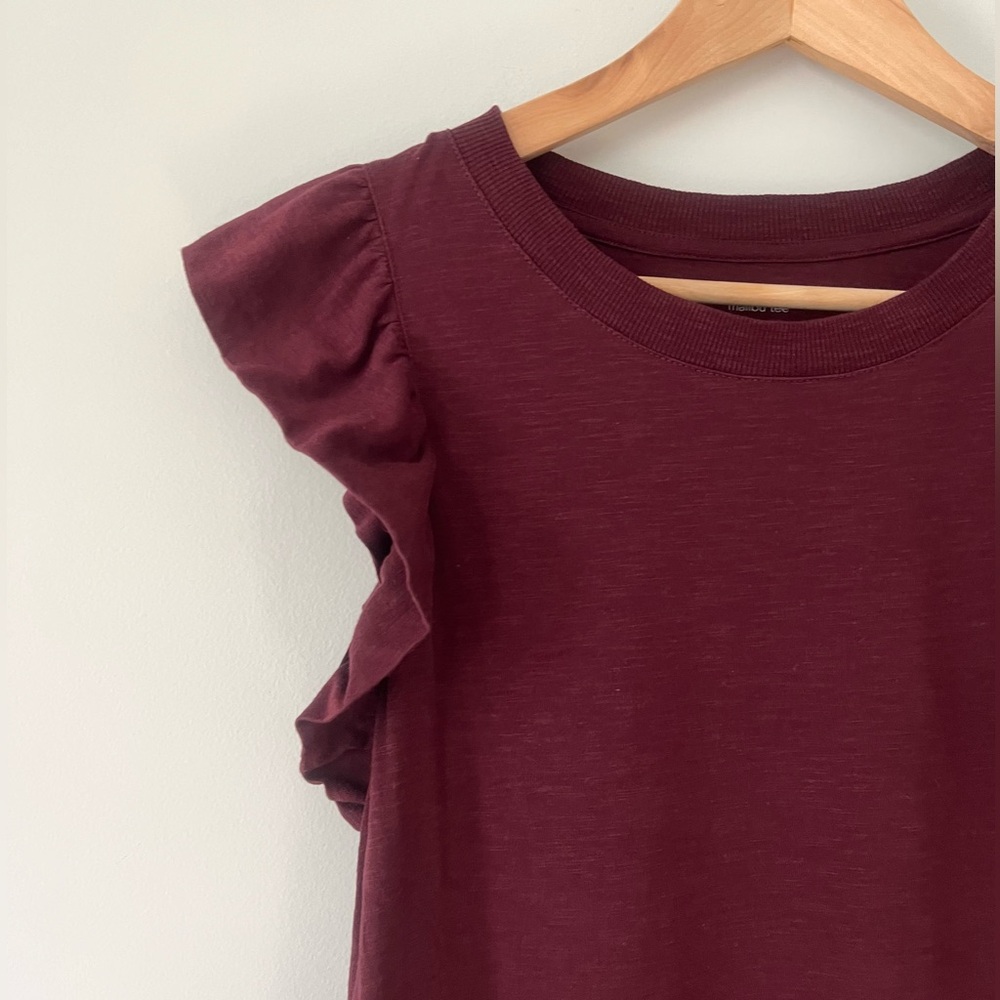 Banana Republic Malibu Tee Ruffle Sleeve Size M Burgundy - Picture 2 of 7